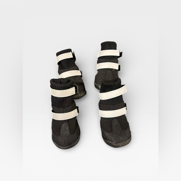 NWOT Rubber Dog Booties Dog Shoes With Reflective Velcro Straps Medium - Picture 2 of 9